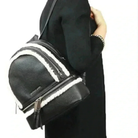 MICHAEL KORS Rhea Black Leather Sherpa Lined Backpack Rare - Picture 8 of 10